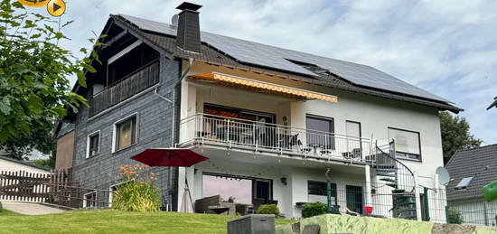 Mehrfamilienhaus auf großem Grundstück mit Scheune – Energieeffizient und mit herrlichem Blick