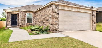 9920 Black Bear Trl, Yukon, OK 73099