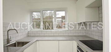 Studio to rent in Galdana Avenue, New Barnet, Barnet EN5