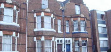 6 bedroom terraced house