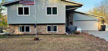 1036 Pioneer Rd, Red Wing, MN 55066