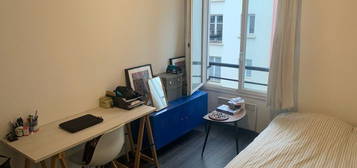 Location studio meublé 19m2 - 75011 - 840 euros CC