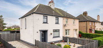 3 bed semi-detached house for sale