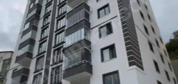 KİRALIK SIFIR DAİRE SİTE İÇİ ASANSÖRLÜ OTOPARKLI