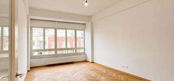 Byt 1+kk, 33 m², Londýnská, Praha