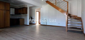 Apartamento T2+2 Duplex - Caranguejeira, Leiria