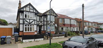 Flat to rent in Beaumont Avenue, Wembley HA0