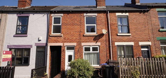 Terraced house to rent in Upper Valley Road, Sheffield S8