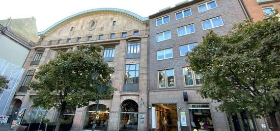 Ruhiges Apartment mit Balkon zwischen Rhein und KÖ in der Fußgängerzone der Düsseldorfer Altstadt