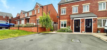 3 bed semi-detached house for sale