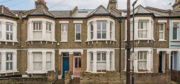 5 bedroom terraced house to rent