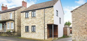 2 bedroom detached house for sale