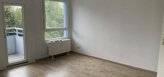 Helle bezugsfertige Wohnung mit Balkon in Monheim