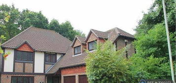 5 bedroom detached house