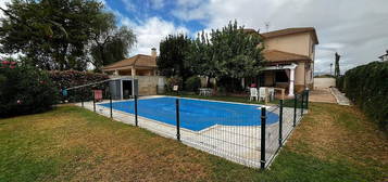 Chalet en calle El Ciruelo en Hornachuelos