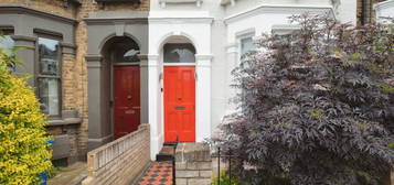 Terraced house to rent in Shenley Road, Camberwell SE5