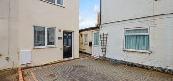 2 bed semi-detached house for sale