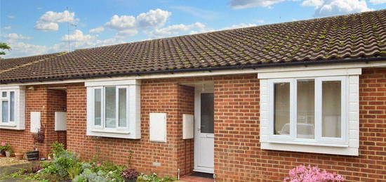 Bungalow to rent in Bowling Close, Bishop's Stortford, Hertfordshire CM23