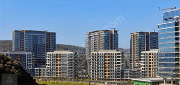 STORYVADİ VADİSTANBUL PARK KÖŞE BÜYÜK TİP DAİRE BOŞ 2+1