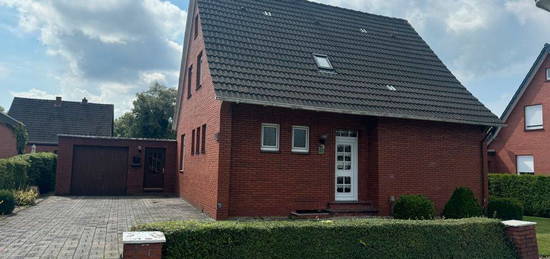 *** Renovierungsbedürftiges Einf.-Haus in zentraler Lage von Völlenerfehn - nahe Papenburg, ideal für Handwerker ***  KP.  169.000,-- € zzgl. 3,57 % Käuferprovision