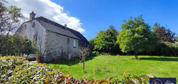 Maison en pierre avec dépendances