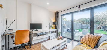 Flat for sale in Glebe Side, Twickenham TW1