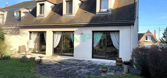 Maison 2 étages  à vendre, 6 pièces, 4 chambres, 147 m²