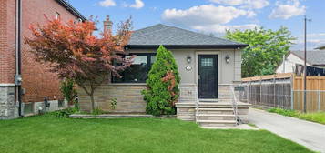 14 Ramsbury Rd, Toronto, ON M8Z 4V3