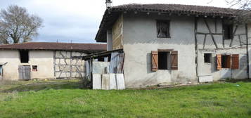 Ferme mitoyenne sur un cote avec terrain 1400 m2