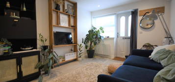 2 bed flat to rent