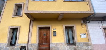 Casa en avenida Gijón, La Felguera, Langreo