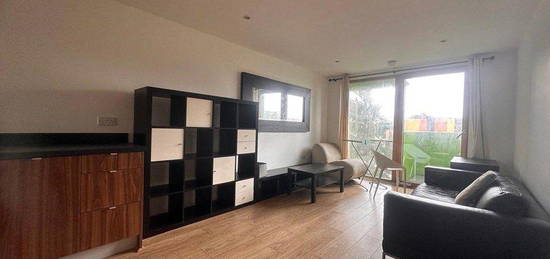 Flat to rent in Cutmore, Barking IG11