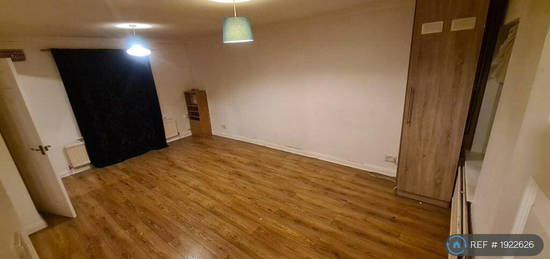 2 bedroom end of terrace house