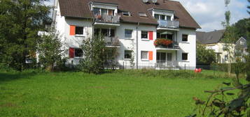 Kürten, Ortslage, moderne 2 - Zimmer Wohnung im Souterrain mit großer, geschützter Terrasse