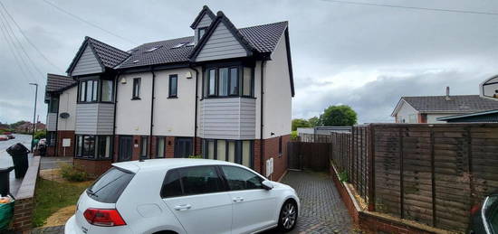 End terrace house to rent in Soundwell, Bristol BS16