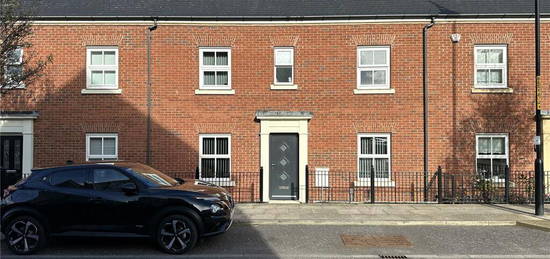 3 bedroom terraced house for sale