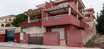 Chalet pareado en venta en calle Pantano de Alarcón