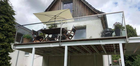 Neuwertige, helle Maisonette-Wohnung mit sonnigem Balkon und EBK in Schleswig