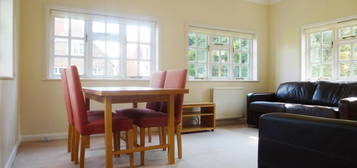 Flat to rent in Woodstock Road, Bedford Park, Chiswick W4