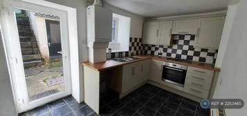 2 bedroom terraced house