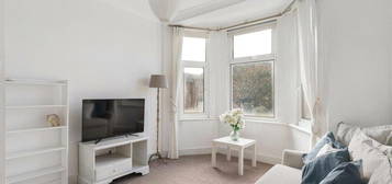 3 bedroom flat for sale