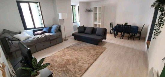 APPARTEMENT MEUBLÉ 35m2 (TOUT INCLUS : Eau, Electricité et Internet)