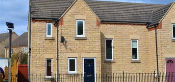 3 bedroom semi-detached house to rent