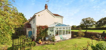 4 bed semi-detached house for sale