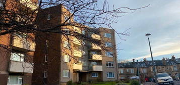 3 bed flat to rent