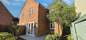 3 bedroom semi-detached house to rent