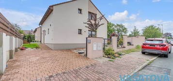 Pronájem  rodinného domu 138 m², pozemek 362 m²