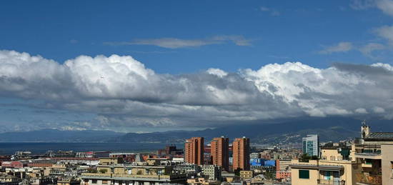 Trilocale corso Ferdinando Magellano, Sampierdarena, Genova