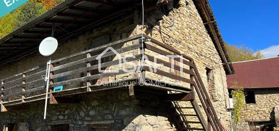 Ancienne bergerie à rénover au calme dans les montagnes