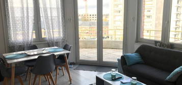 Studio de 27m2 avec terrasse centre ville